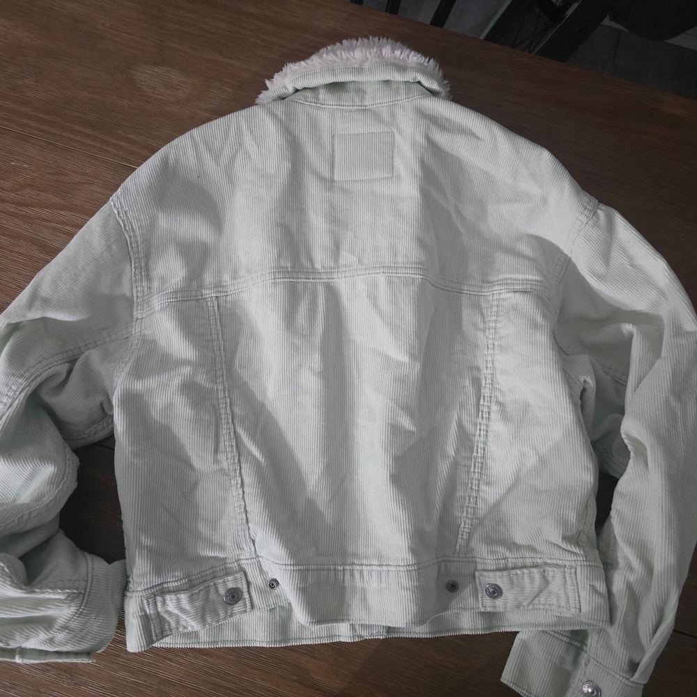 Levi’s Sherpa-Lined Corduroy Trucker Jacket – Mint Green – Size XS - Picture 3 of 6